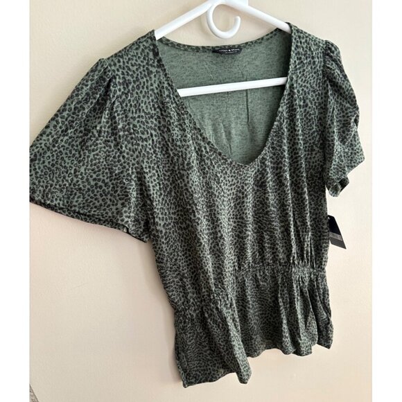 Lucky Brand Green Animal Print V-Neck Peplum Short Sleeved Top Size Medium - Picture 3 of 10